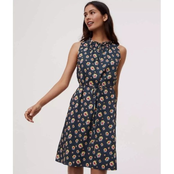 LOFT Dresses & Skirts - LOFT Petites Floral Print Sleeveless Shift Dress Ruffle Neckline‎ Petite  XSP